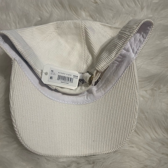 Altar'd State Cream Après Ski Hat - Picture 2 of 3